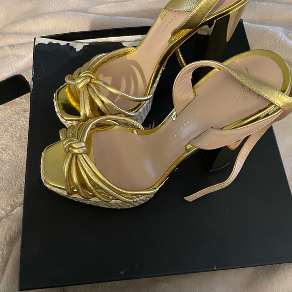Giuseppe Zanotti Lavinia Leopard Platform Sandal (37.5  Giuseppe Zanotti Lavinia